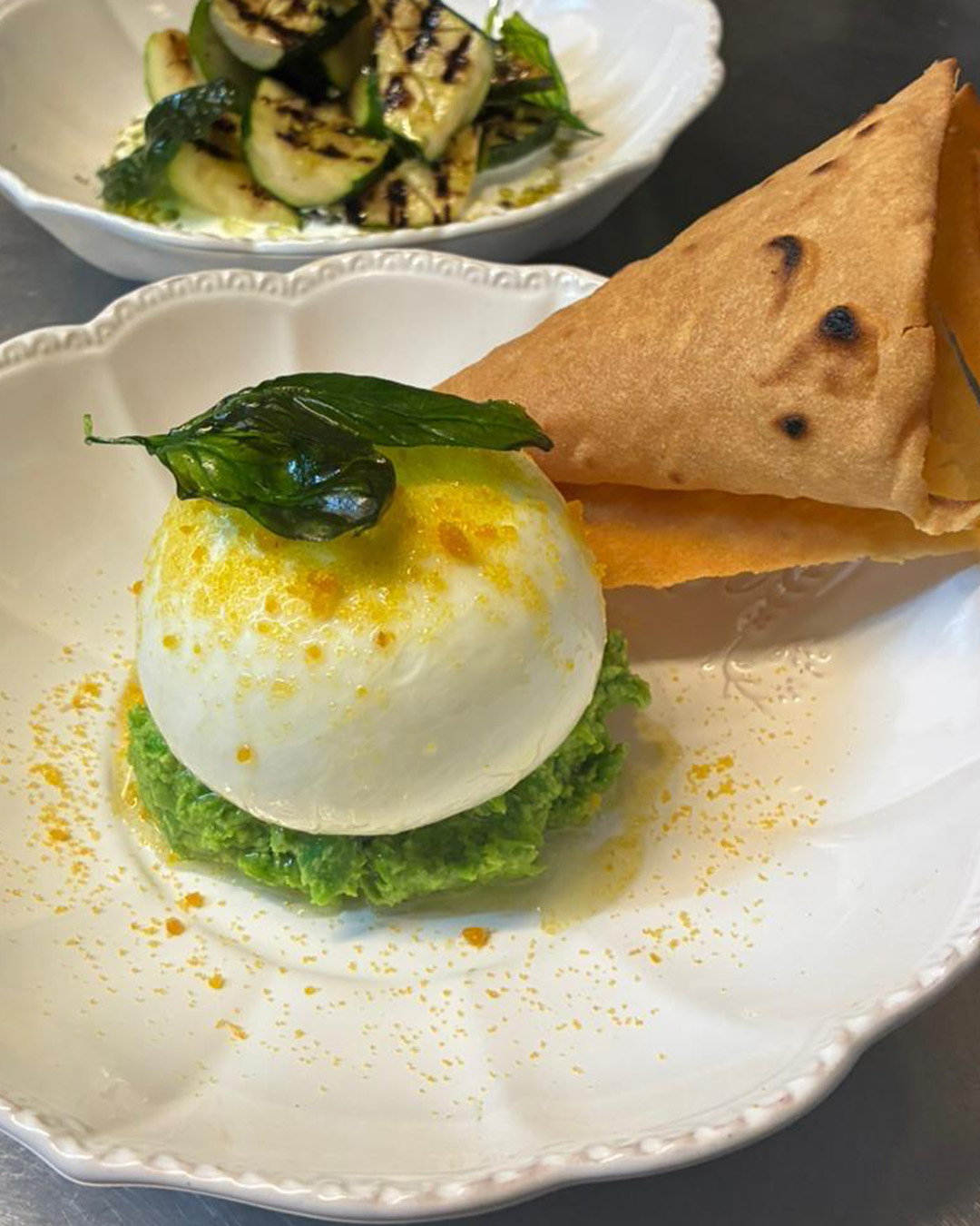 Burrata, courgettes grillées